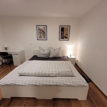 Living Flat, Eine Wohnung Mit Zwei Schlafzimmern Und Balkon Schorndorf  Eksteriør billede