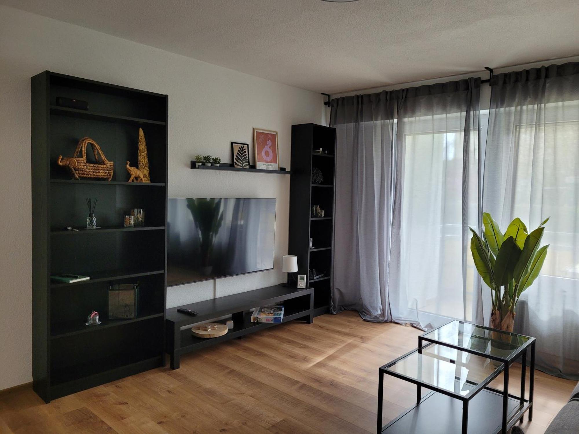 Living Flat, Eine Wohnung Mit Zwei Schlafzimmern Und Balkon Schorndorf  Eksteriør billede