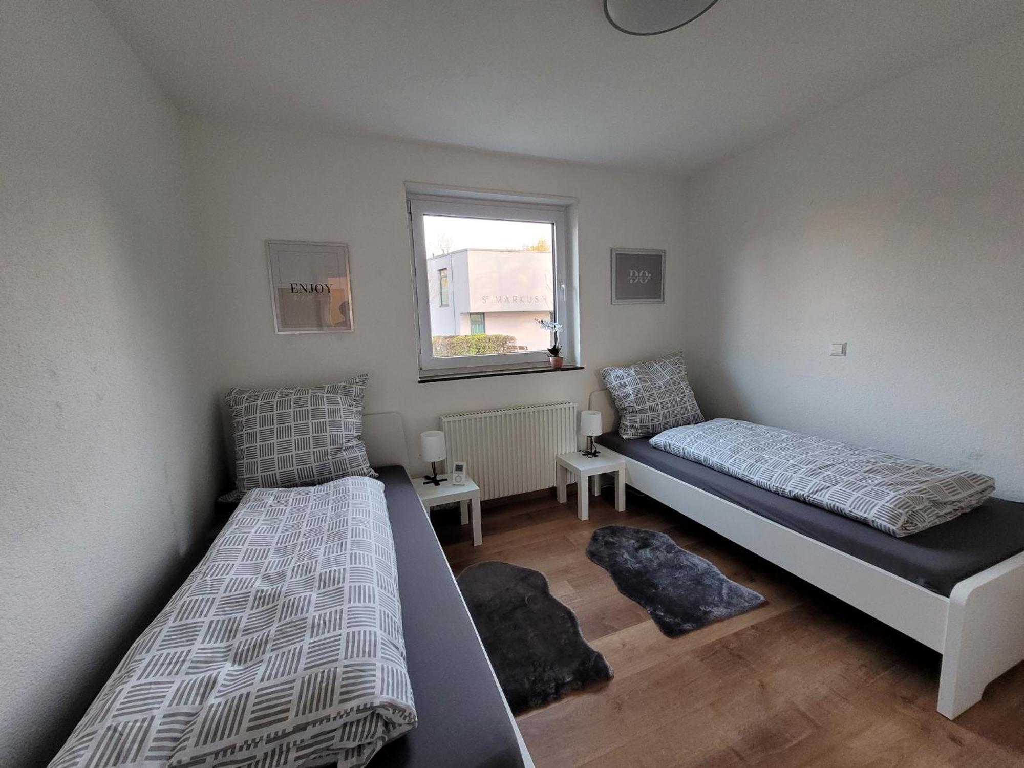 Living Flat, Eine Wohnung Mit Zwei Schlafzimmern Und Balkon Schorndorf  Eksteriør billede