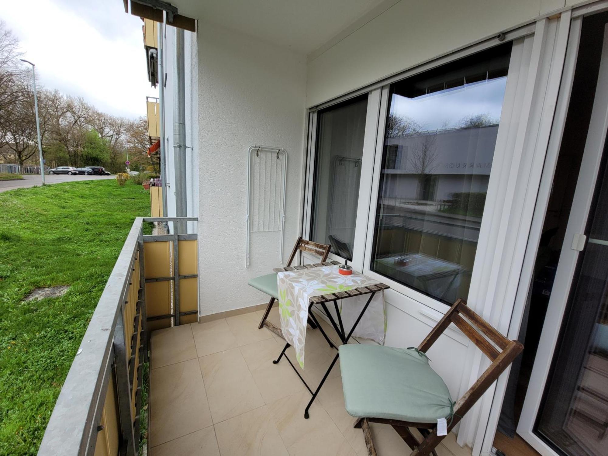 Living Flat, Eine Wohnung Mit Zwei Schlafzimmern Und Balkon Schorndorf  Eksteriør billede