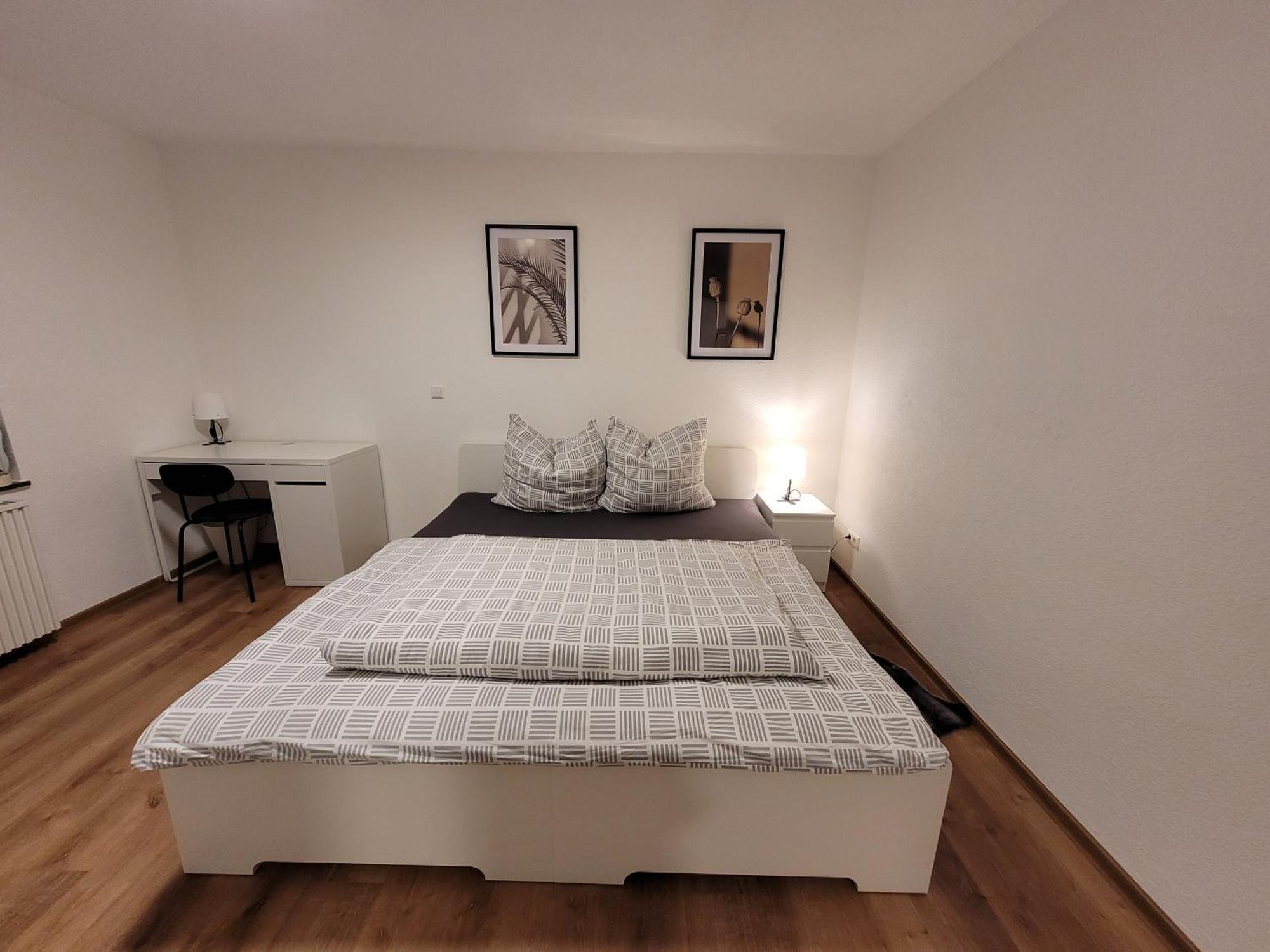 Living Flat, Eine Wohnung Mit Zwei Schlafzimmern Und Balkon Schorndorf  Eksteriør billede
